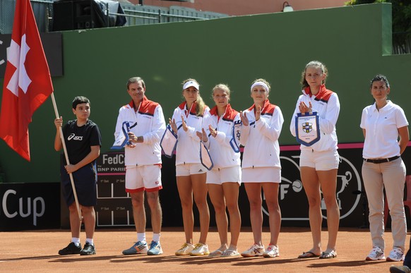 19.04.2014; Catanduva; Tennis Fedcup - Brasilien - Schweiz; Das Schweizer Team vor dem Spiel, v.l. Teamcaptain Heinz Guenthardt, Belinda Bencic, Viktorija Golubic, Timea Bacsinszky, Amra Sadikovic (Pi ...