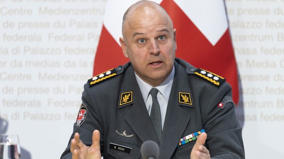 Korpskommandant Benedikt Roos, Chef der Armee (Cda), spricht waehrend einer Medienkonferenz zum Bundesbeschluss ueber die Finanzierung von Ruestungsausgaben der Armee durch eine Erhoehung der Mehrwert ...