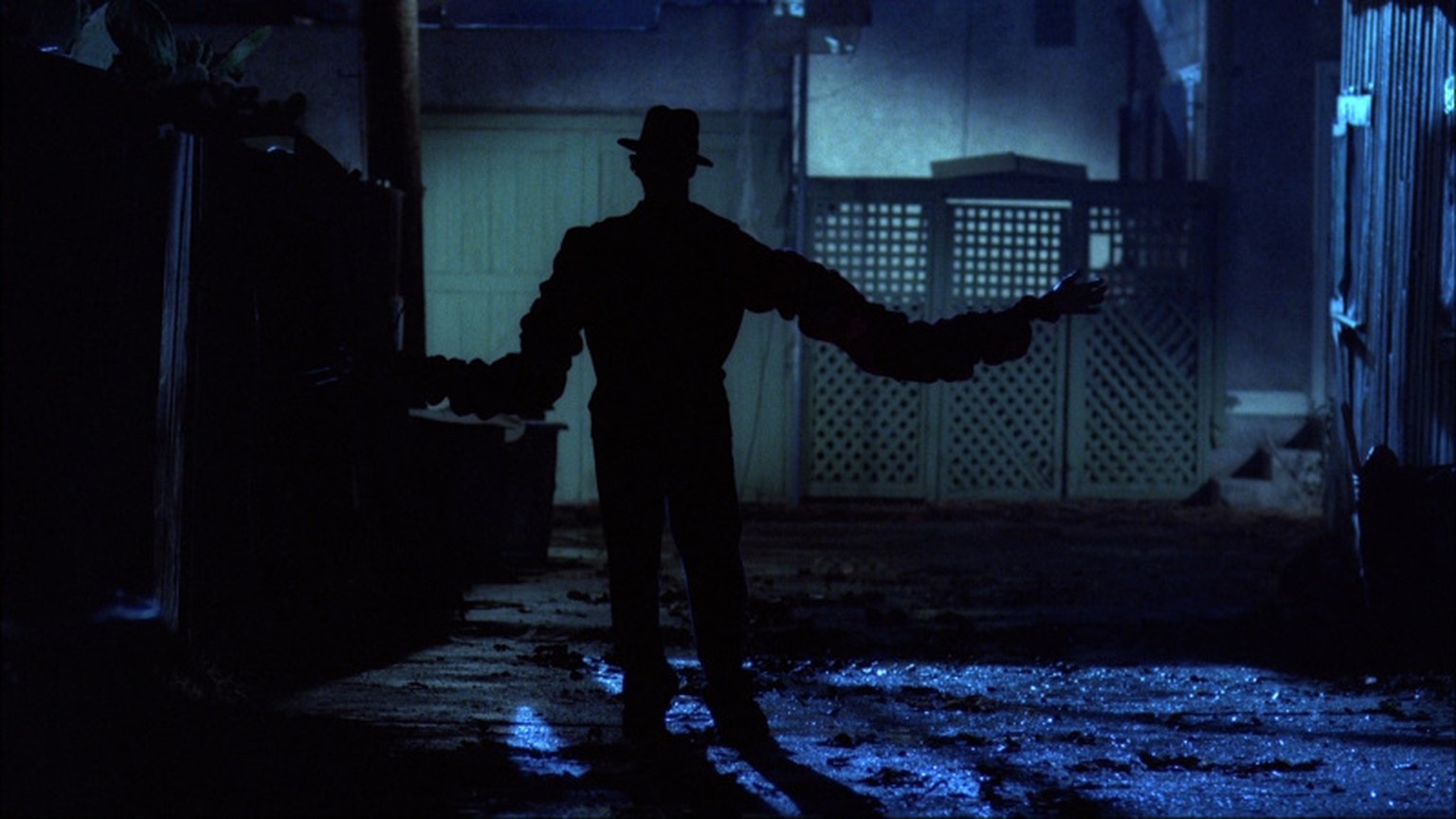 Komm zu Freddy! In «A Nightmare on Elm Street» lehrt Krueger die Teens das Gruseln.