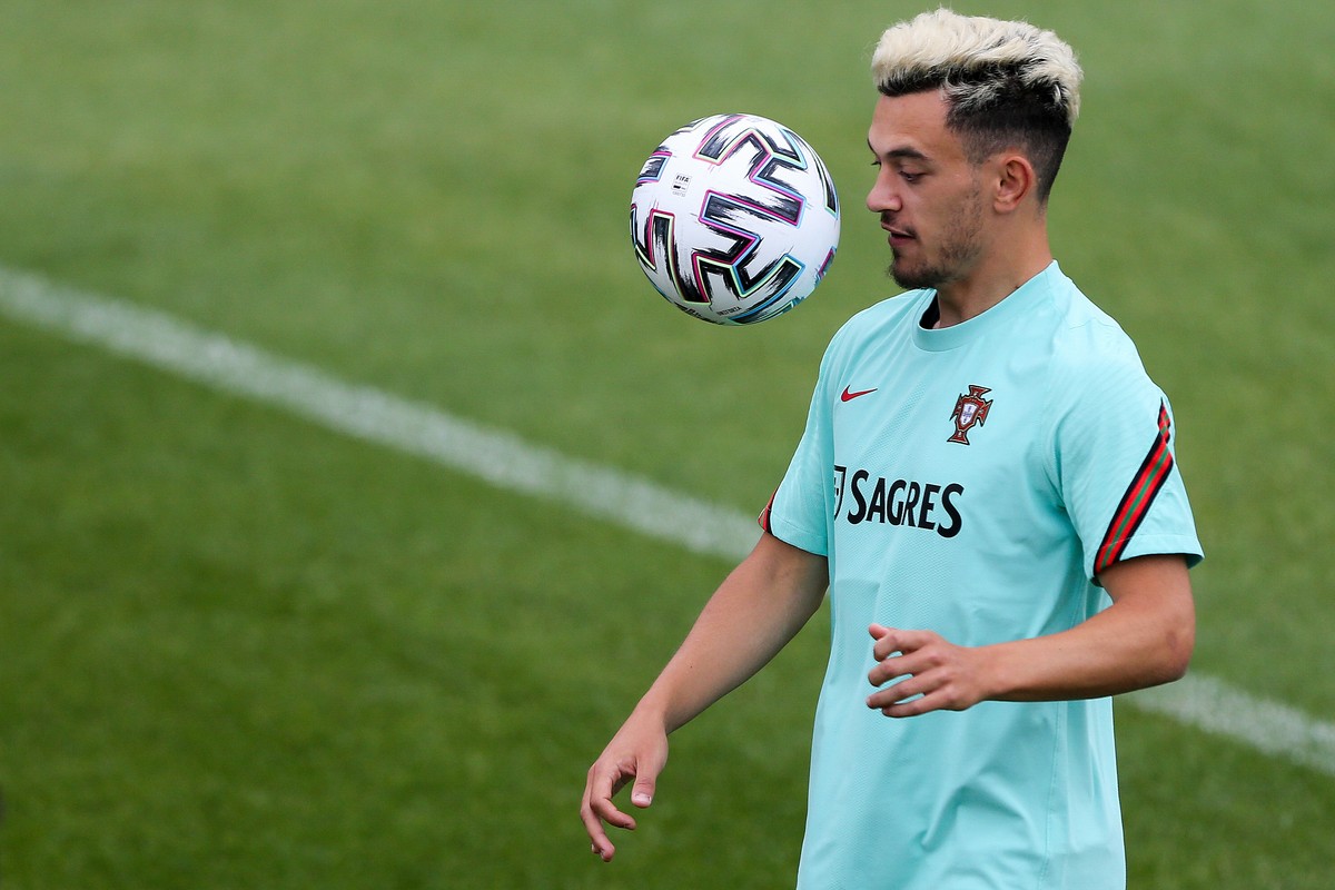 epa09240757 Portugal player Pedro Goncalves 'Pote' during a training session of the Portuguese National Team in preparation for the UEFA EURO 2020, in Oeiras, Portugal, 01 June 2021. EPA/MAN ...