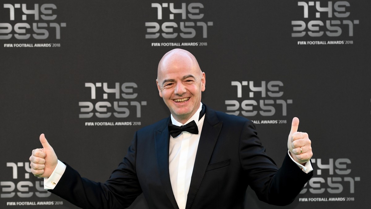 epa07044340 FIFA president, Gianni Infantino arrives for the Best FIFA Football Awards 2018 in London, Great Britain, 24 September 2018. EPA/FACUNDO ARRIZABALAGA