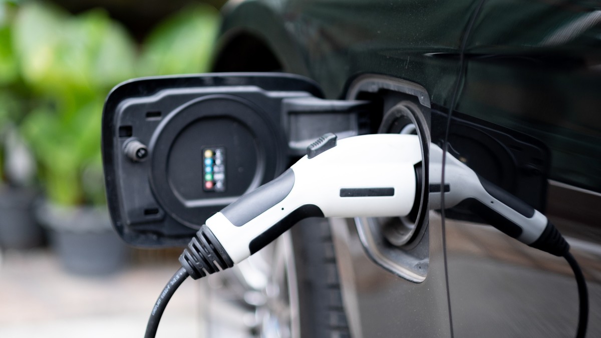 Voiture électrique ou voiture à combustible, quelle est la moins énergivore? On a la réponse