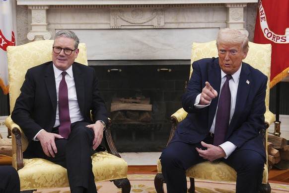 President Donald Trump meets with British Prime Minister Keir Starmer, left, at the White House, Thursday, Feb. 27, 2025, in Washington. (Carl Court/Pool via AP)
Trump Starmer
