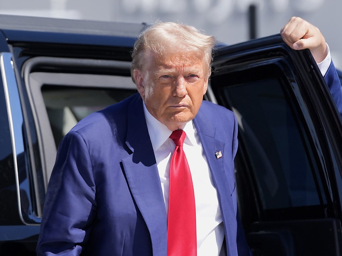 "A cause de ce discours de la gauche communiste, les balles sifflent et cela ne va faire qu'empirer", accuse Donald Trump.