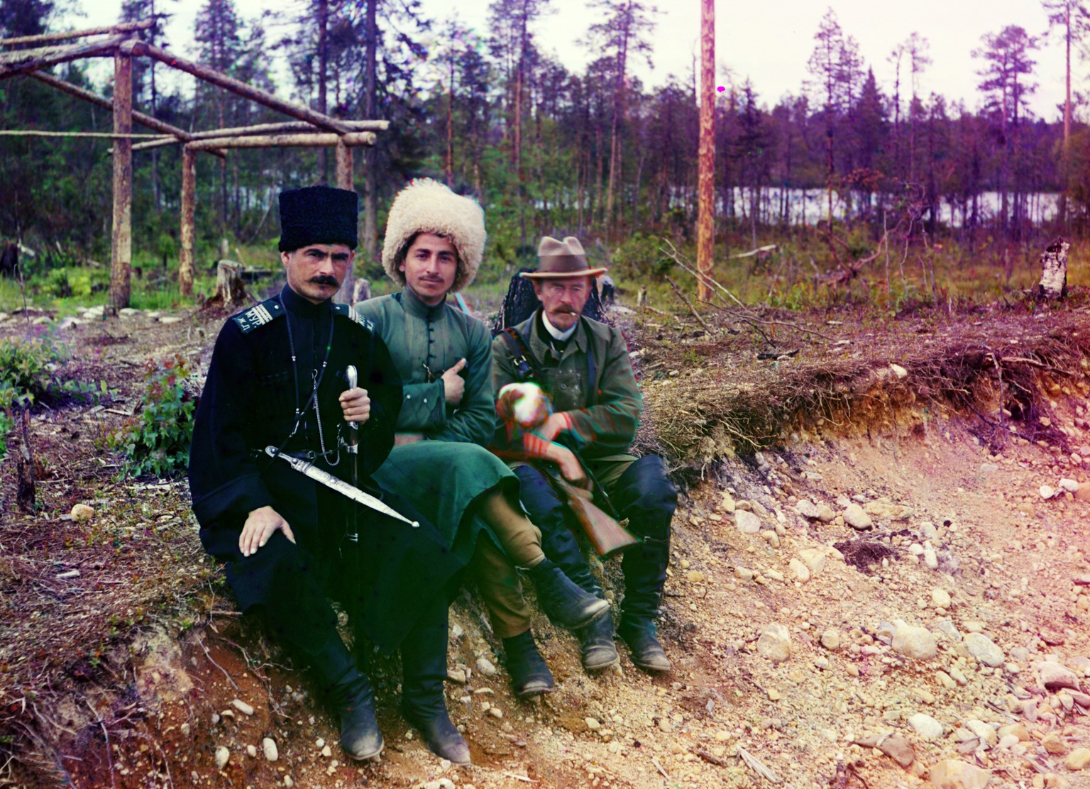 Prokudin-Gorski (rechts) mit zwei Brüdern in der Region Murmansk im äussersten Nordwesten Russlands.