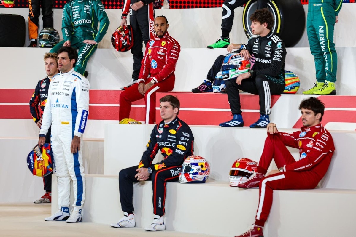 La photo officielle de la saison 2025, avec de nouvelles tenues pour certains pilotes.