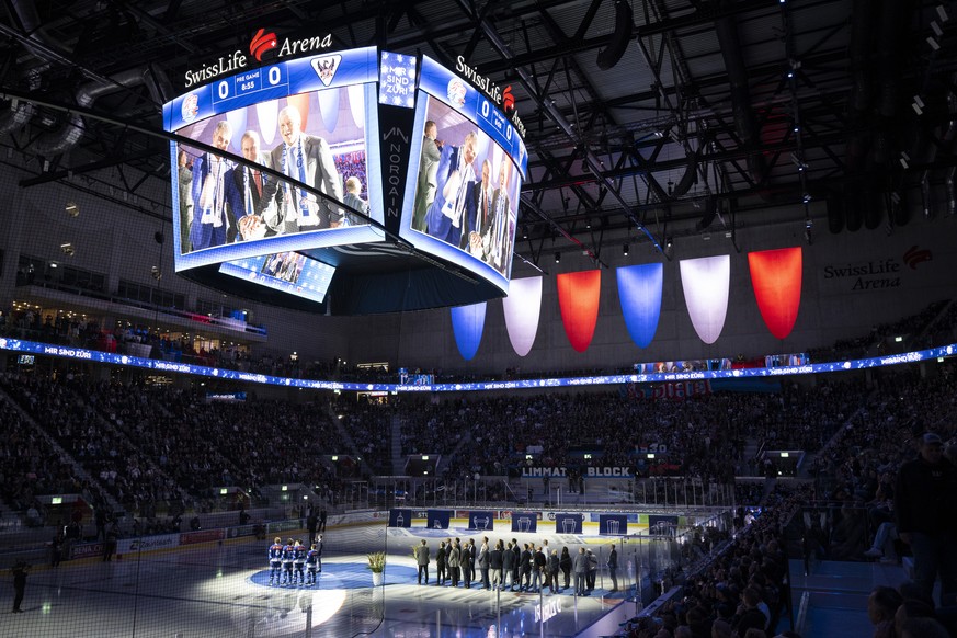 Die Eroeffnungszeremonie im neuen Heimstadion der Zuercher vor dem Eishockeyspiel der National League zwischen den ZSC Lions und dem HC Fribourg-Gotteron am Dienstag, 18. Oktober 2022, in der Swiss Li ...