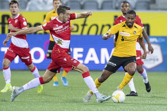 Thuns Simone Rapp, links, im Duell mit YBs Saidy Janko im Fussball Meisterschaftsspiel der Super League zwischen dem FC Thun und den Berner Young Boys, am Mittwoch, 25. September 2019, in der Stockhor ...