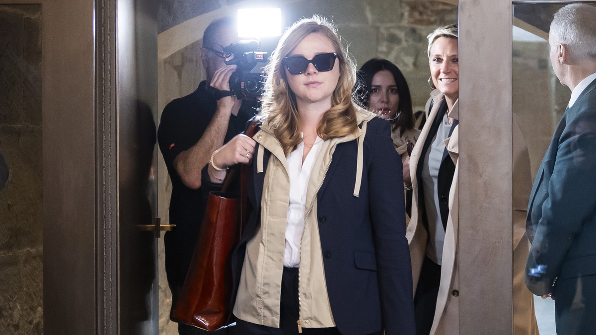 Valerie Dittli, conseillere d'Etat vaudoise, arrive lors d'une conference de presse au sujet des mesures prises suite a l'analyse au sein du DFA ce vendredi, 21 mars 2025 a Lausanne. le ...