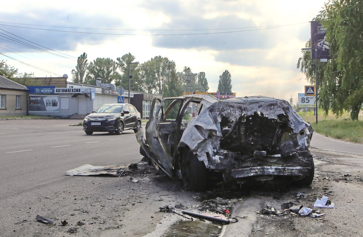 Aftermath of Russian drone attack in Vyshneve in Kyiv region A burned-out car on Kyivska Street in Vyshneve, Bucha district, Kyiv region, Ukraine, on August 28, 2026. The car was hit and burned during ...
