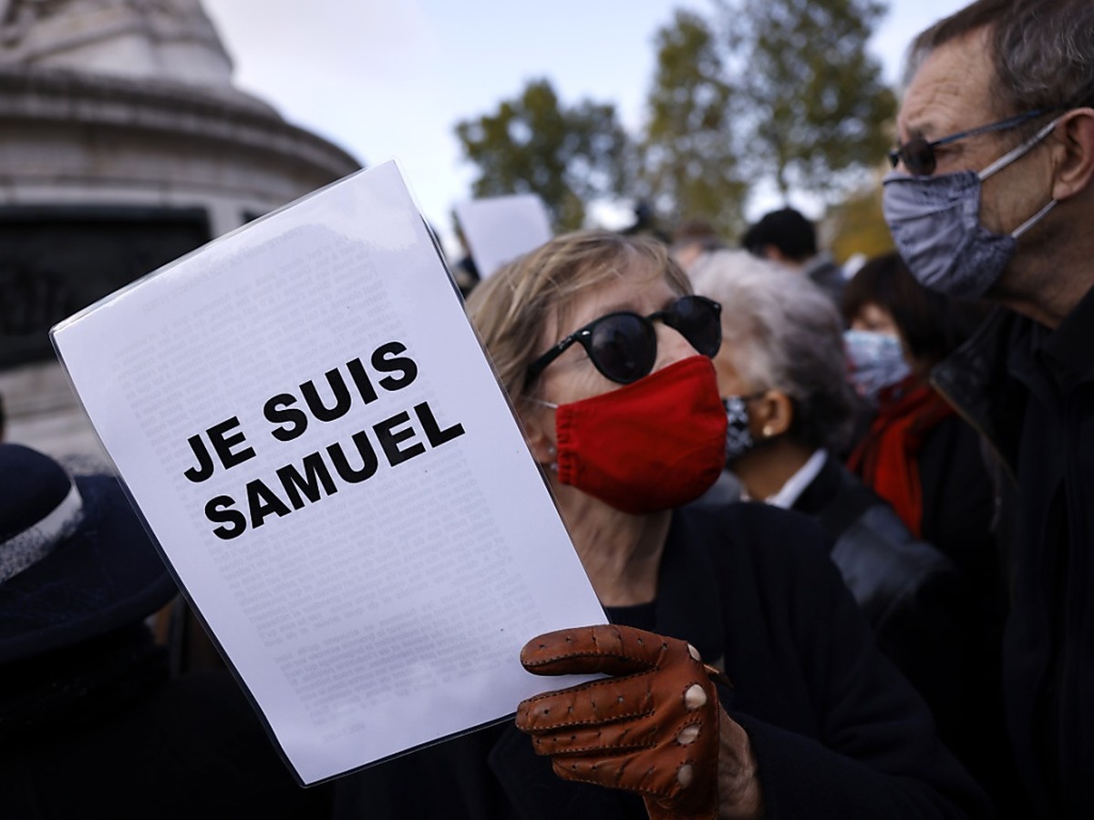Un an et demi après l'assassinat de Samuel Paty près de son collège de Conflans-Sainte-Honorine (Yvelines), dix membres de sa famille avaient porté plainte à Paris contre l'administration, q ...