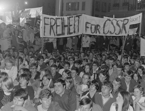 Demonstration in Bern gegen den sowjetischen Einmarsch in die Tschechoslowakei, 1968.