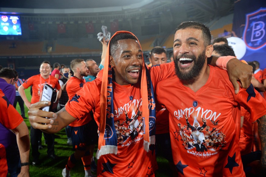 Basaksehir FK earns their first 2019-2020 Turkish S�per Lig title and becomes the 6th champions in the league history , Istanbul , Turkey on July 19 , 2020. Pictured: Robinho PUBLICATIONxNOTxINxTUR