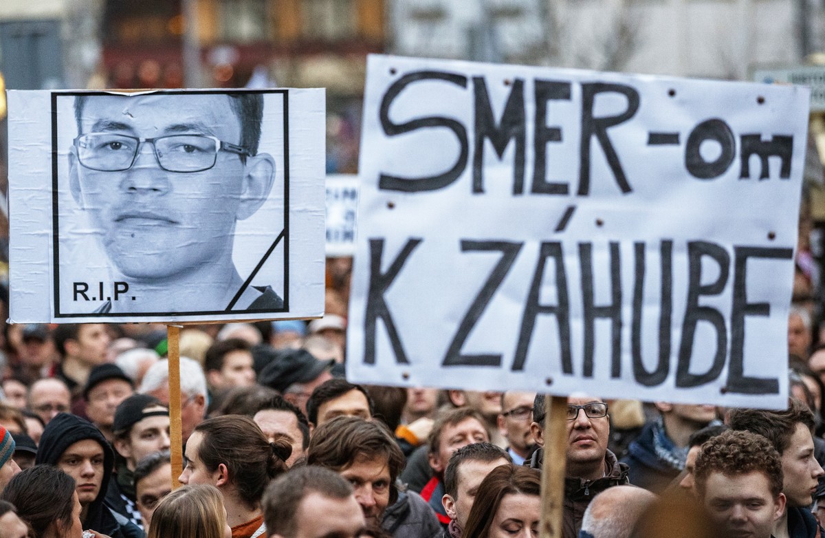epa07385987 Thousands of people take part in a protest rally 'For decent Slovakia' on the first anniversary of the murder of Slovak journalist Jan Kuciak in Bratislava, Slovakia, 21 February ...