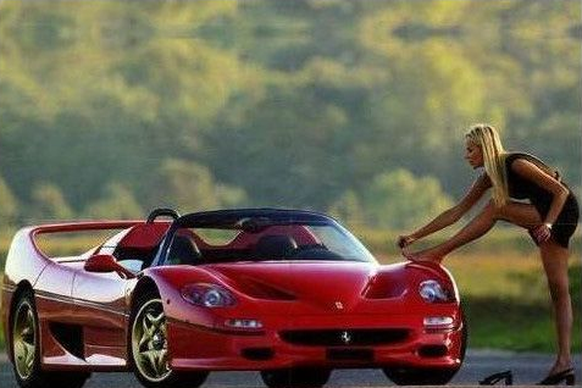 So ging die verrückte Geschichte mit dem feststeckenden Ferrari im Niederdorf aus 😂
Also eine Frage lässt mir einfach keine Ruhe.
Was zur Hölle wollen drei Deutsche mit einem Ferrari im Niederdorf?