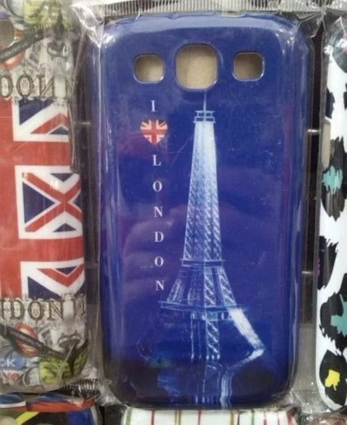 Fail: Handyhülle mit London und Eiffelturm