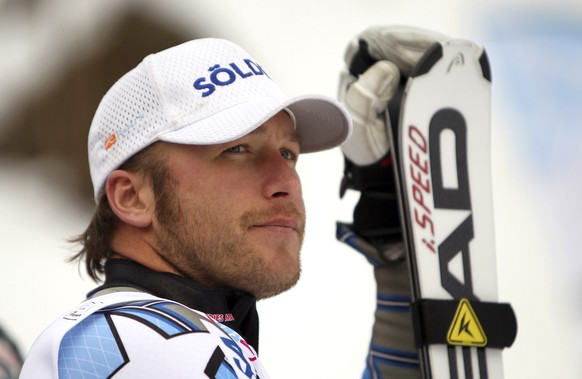 FILE- In this Jan. 13, 2012 file photo, U. S. skier Bode Miller looks at the scoreboard after finishing third in a alpine ski, men&#039;s World Cup super-combined, in Wengen, Switzerland. In an articl ...