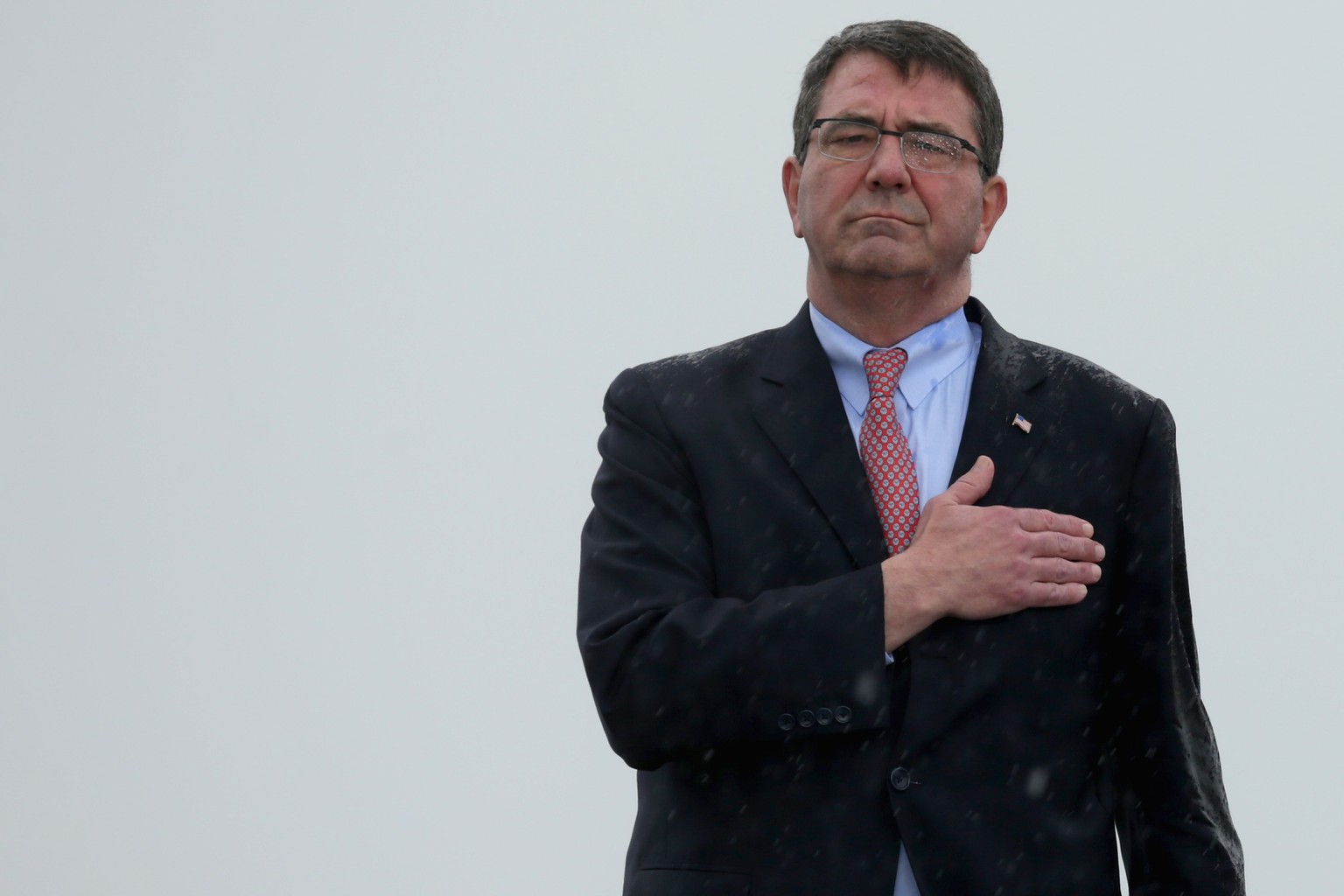 Ein Doktortitel in Physik, der die monströse Pentagon-Bürokratie bestens kennt: Ashton Carter.