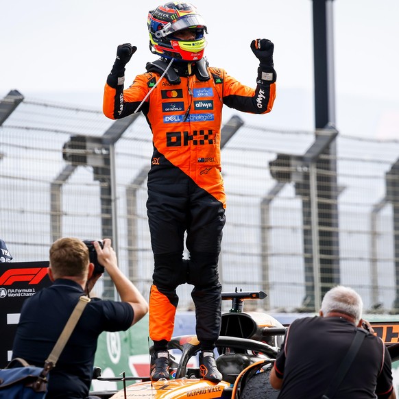 epa12340223 McLaren driver Oscar Piastri of Australia celebrates after winning the Formula One Dutch Grand Prix race at Zandvoort Circuit in Zandvoort, the Netherlands, 31 August 2025. EPA/SEM VAN DER ...