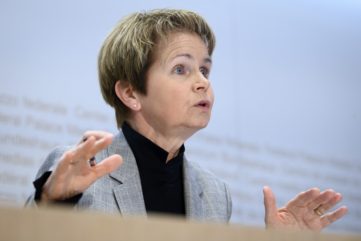 Staenderaetin Brigitte Haeberli-Koller, Mitte-TG, spricht waehrend einer Medienkonferenz des ueberparteilichen Komitees gegen die Pflegeinitiative, am Freitag, 22. Oktober 2021, in Bern. (KEYSTONE/Ant ...