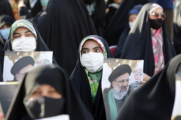 Iran wählt einen neuen Präsidenten: Anhänger des grossen Favoriten Ebrahim Raisi machen Wahlkampf in Teheran.