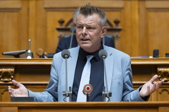 Reto Nause, Mitte-BE, spricht in der Debatte um die Bekaempfung des Hooliganismus, waehrend der Herbstsession der Eidgenoessischen Raete, am Mittwoch, 10. September 2025 im Nationalrat in Bern. (KEYST ...