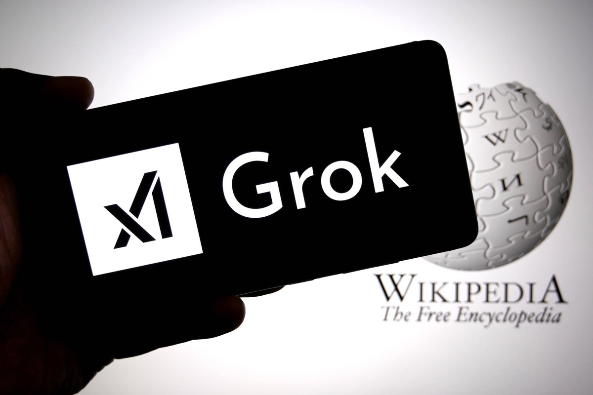 Musk lance Grokipedia pour concurrencer Wikipédia, jugée biaisée.