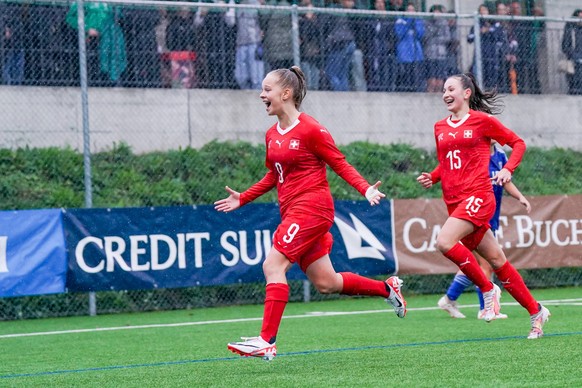02.11.2023, Collina d Oro, Centro Sportivo, Friendly: Switzerland U16 - Italy U16, Alice Di Ieso 9 Switzerland celebrates after scoring her team s second goal Collina d Oro Centro Sportivo Ticino Swit ...