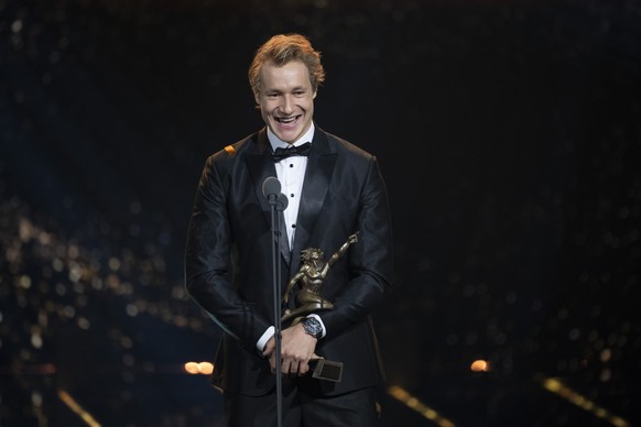 Marco Odermatt (Ski alpin) erhaelt den Preis Sportler des Jahres 2024 an der Verleihung der Sports Awards 2024, aufgenommen am Sonntag, 4. Januar 2025 in den Studios von SRF in Zuerich. (KEYSTONE/Enni ...