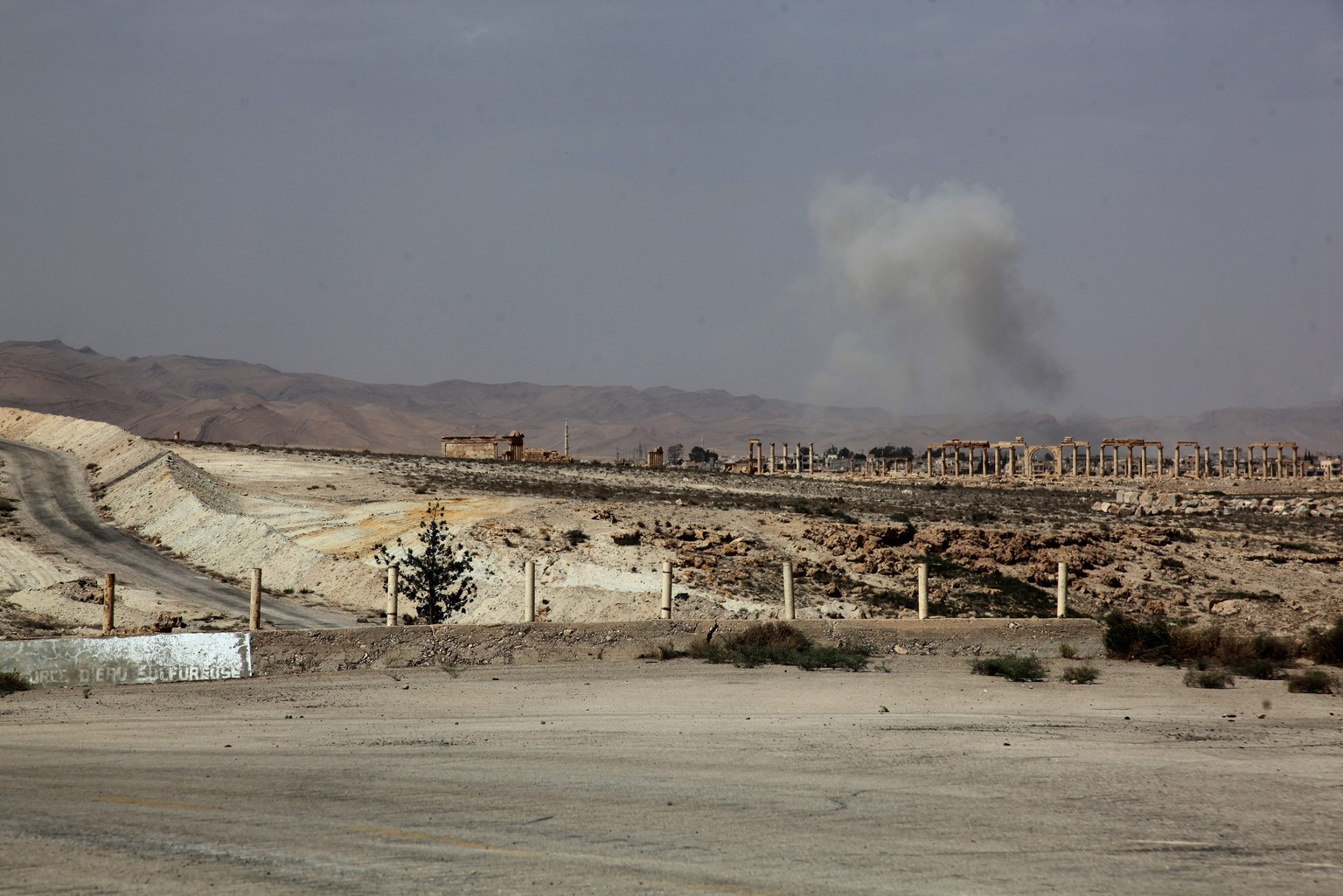 Rauch über Palmyra.