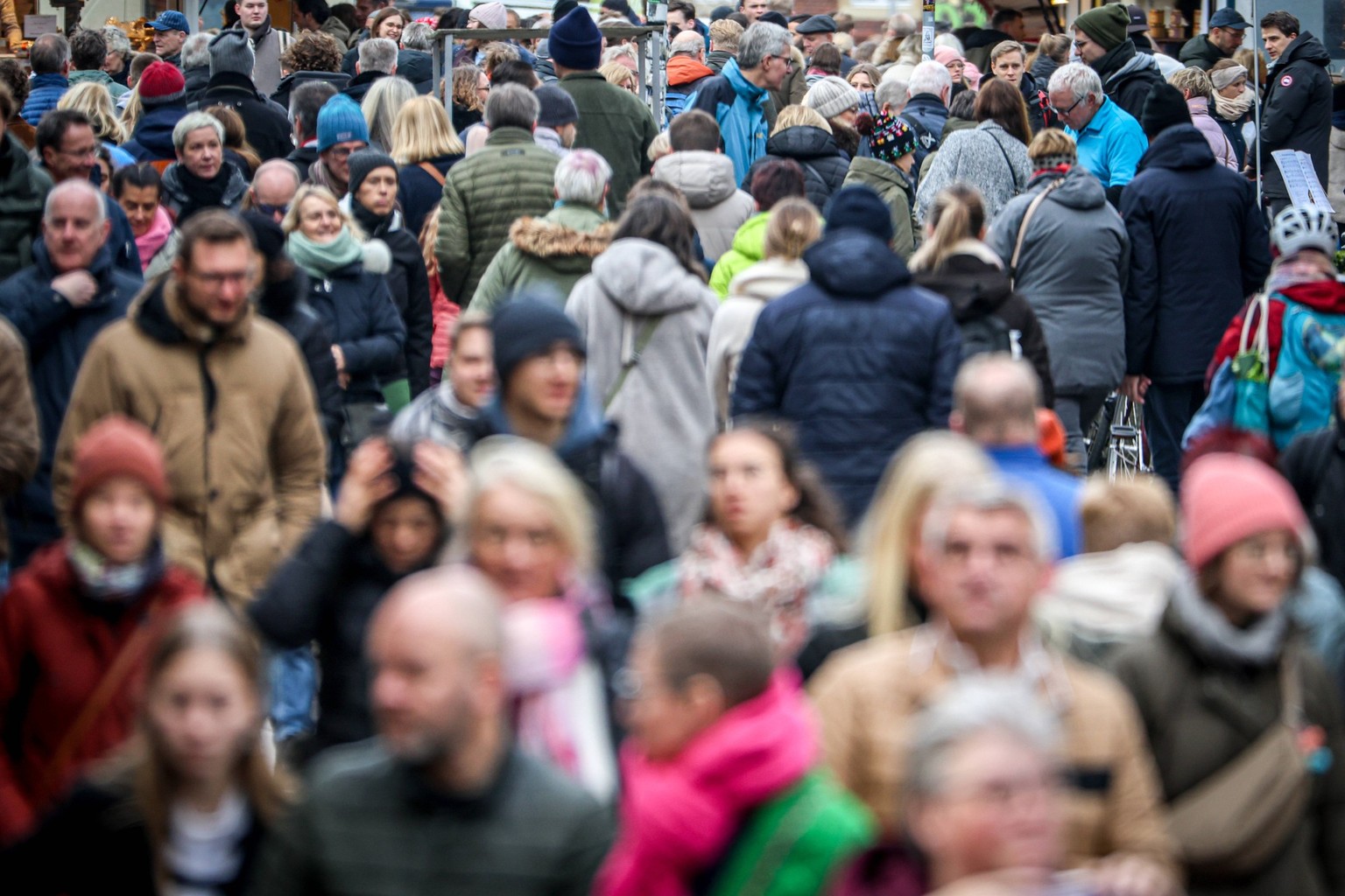 Einkaufen in der Vorweihnachtszeit - Impressionen aus der Innenstadt von M