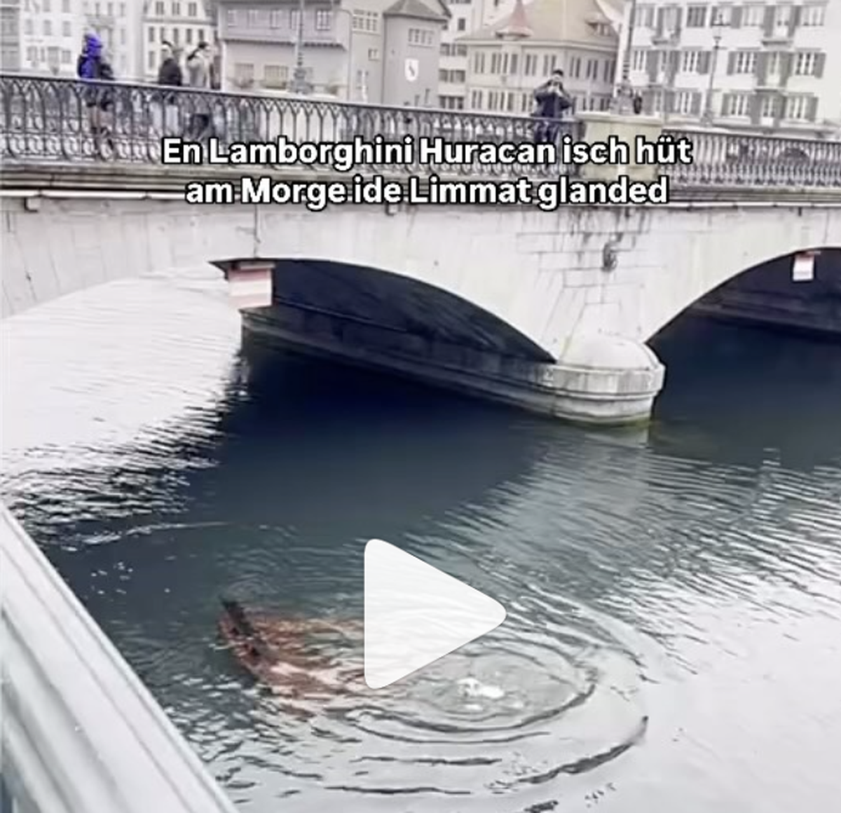 Ein Video auf Instagram zeigt einen Lamborghini in der Limmat. Es handelt sich um einen Fake.
