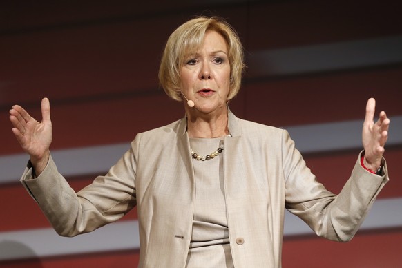 Verwaltungsratspraesidentin Monika Ribar spricht waehrend der Bilanzmedienkonferenz der SBB, am Dienstag, 21. Maerz 2017 in Bern. (KEYSTONE/Peter Klaunzer)