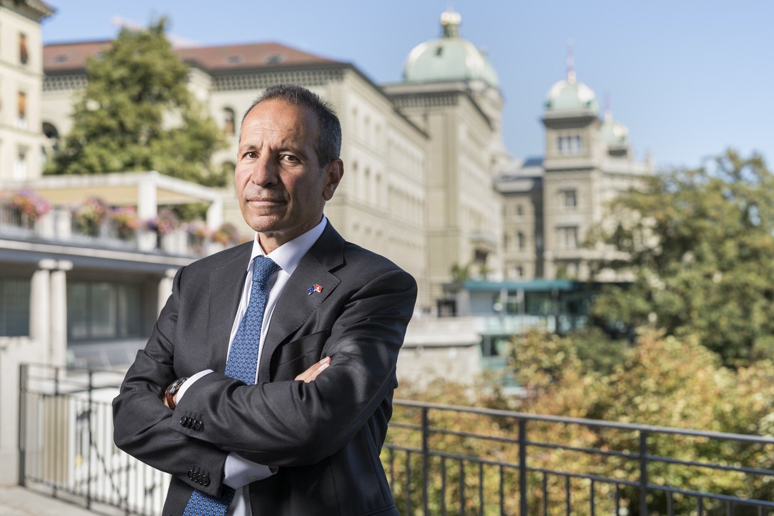 Der EU-Botschafter in der Schweiz, Petros Mavromichalis, am Freitag, 4. September 2020 vor dem Bundeshaus in Bern. (KEYSTONE/Alessandro della Valle) Petros Mavromichalis, Ambassador of the European Un ...