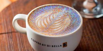 Glitter-Cappuccino und die Generation, die sich weigert, erwachsen zu werden