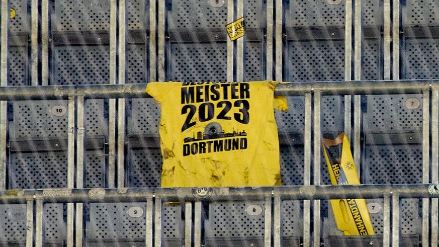 BVB fans left the title jersey after the match BORUSSIA DORTMUND - FSV MAINZ 05 2-2, BVB lost the chance for the title. 1.German Football League on May 27, 2023 in Dortmund, Germany. Season 2022/2023, ...