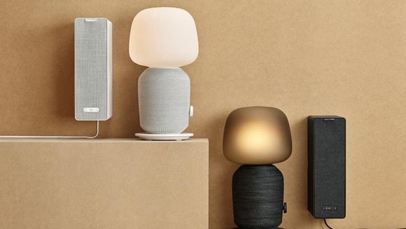 Bislang gibt es von Sonos und Ikea die Lautsprecher-Lampe und den Regal-Lautsprecher unter der Bezeichung Symfonisk.   