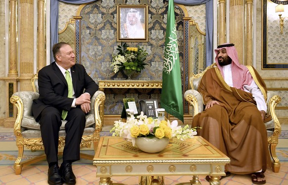 U.S. Secretary of State Mike Pompeo, left, meets with Saudi Arabia&#039;s Crown Prince Mohammed bin Salman in Jeddah, Saudi Arabia, on Wednesday, Sept 18, 2019. (Mandel Ngan/Pool Photo via AP)