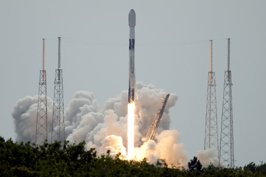 A SpaceX Falcon 9 rocket with a payload of second-generation Starlink V2 Mini internet satellites lifts off from Space Launch Complex 40 at the Cape Canaveral Space Force station in Cape Canaveral, Fl ...