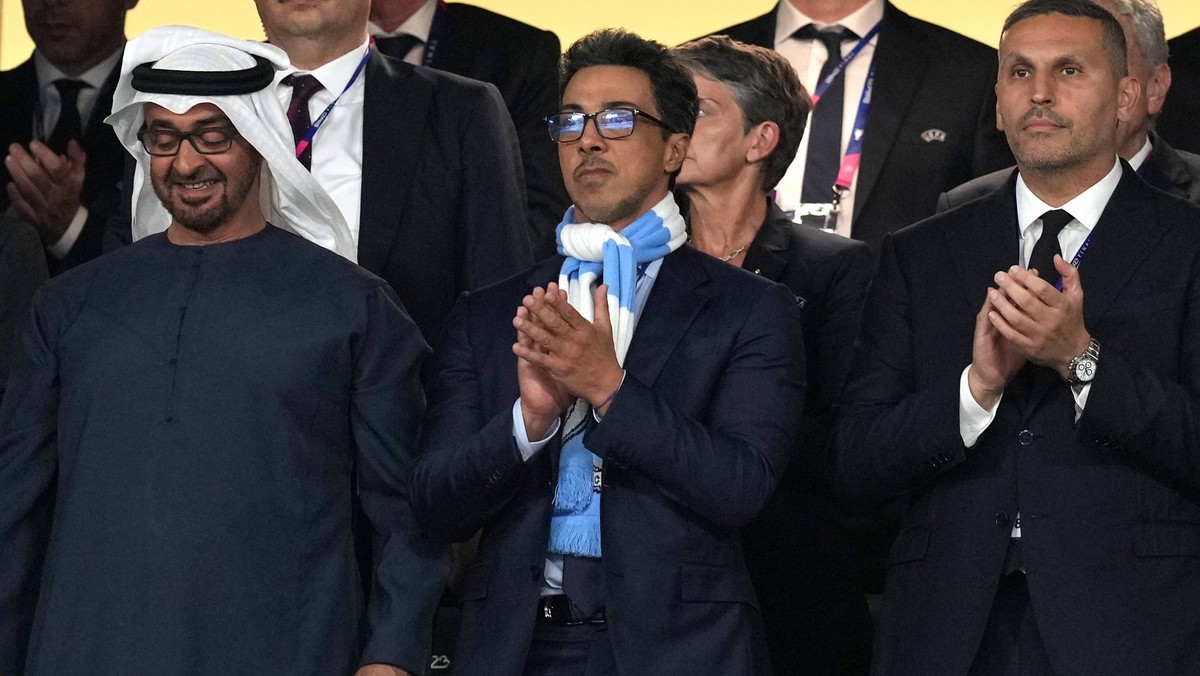 Manchester City v Inter Milan - UEFA Champions League - Final - Ataturk Olympic Stadium Manchester City owner Sheikh Mansour bin Zayed bin Sultan Al Nahyan centre and chairman Khaldoon Khalifa Al Muba ...
