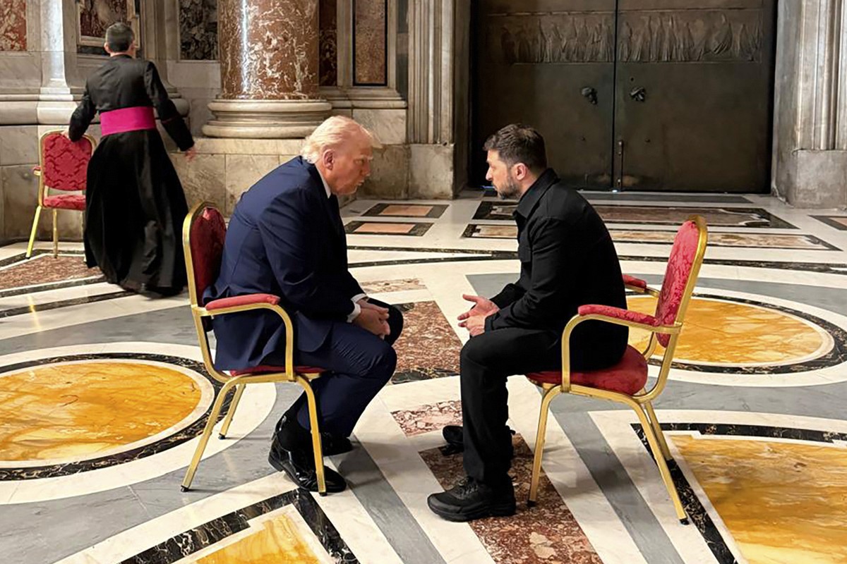 FILE - In this photo provided by the Ukrainian Presidential Press Office, President Volodymyr Zelenskyy, right, and President Donald Trump, talk as they attend the funeral of Pope Francis in St. Peter ...