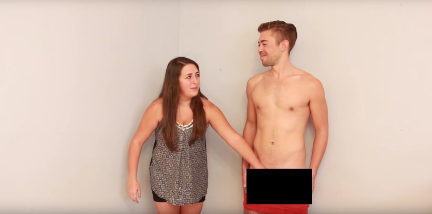 So reagieren Lesben, die das erste Mal einen Penis anfassen