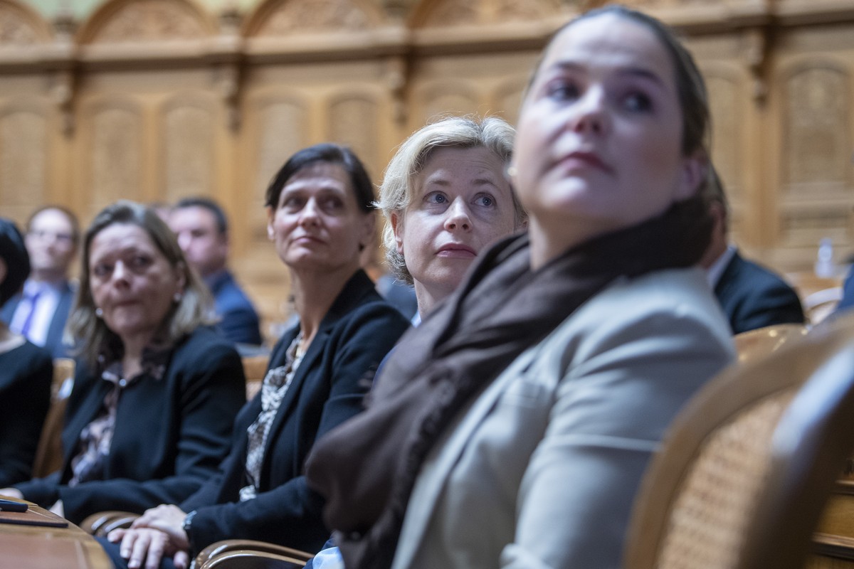 Heidi Z'graggen, CVP / UR, Monika Ruegger-Hurschler, SVP / OW, Esther Friedli, SVP / SG, Martina Bircher, SVP / AG, von links, im Nationalratssaal, anlaesslich des Empfangstag, im Parlamentsgebae ...