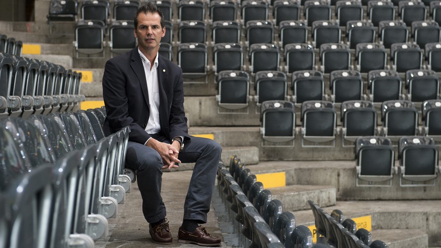 Sportchef Sven Leuenberger posiert fuer den Fotografen, waehrend der Saison-Medienkonferenz des SC Bern am Montag, 1. September 2014, in Bern. (KEYSTONE/Anthony Anex)