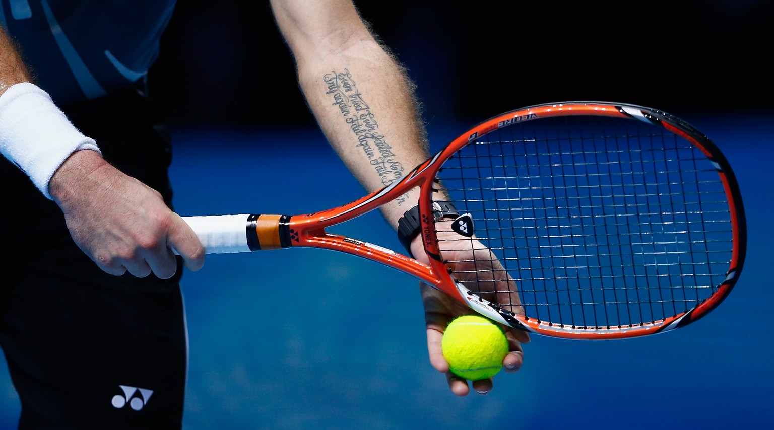 Seit dem Sieg gegen Novak Djokovic am Australian Open weltbekannt: Wawrinkas Tattoo auf dem Unterarm. Bodigt der Romand den Serben heute erneut?