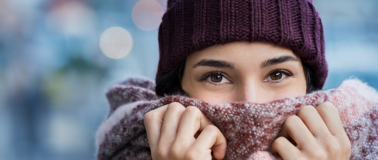 Winter Frau Kälte Erkältung