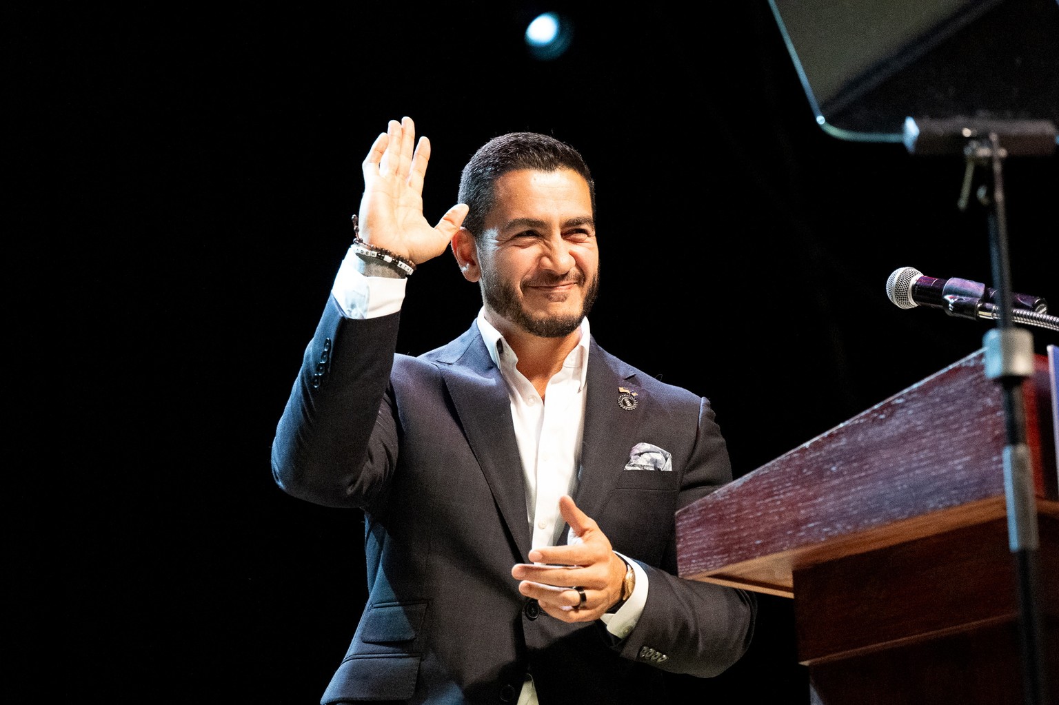 epa13150895 Democratic Senate candidate from Michigan Abdul El-Sayed speaks to his supporters at his primary election night watch party in Detroit, Michigan, USA, 05 August 2026. El-Sayed currently le ...