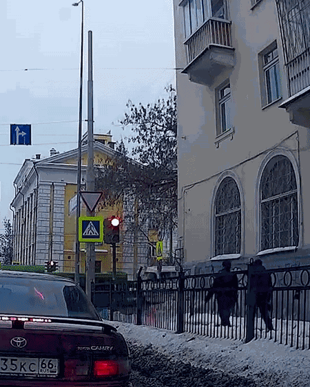 All good things come from above?  22 GIFs that show that this is not always the case with snow