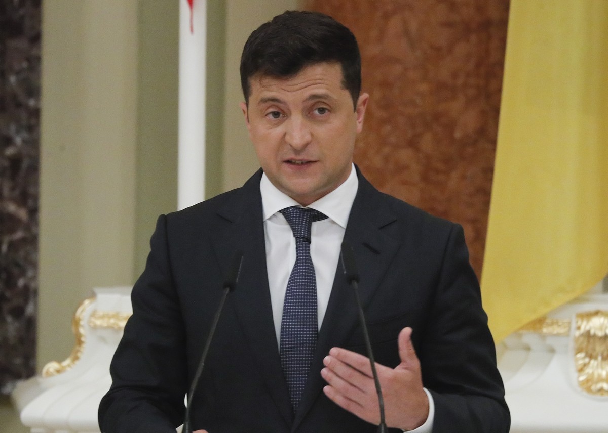 epa08558314 Ukrainian President Volodymyr Zelensky speaks during his joint press conference with Swiss president Simonetta Sommaruga (not pictured) at the Mariinskiy Palace in Kiev, Ukraine, 21 July 2 ...