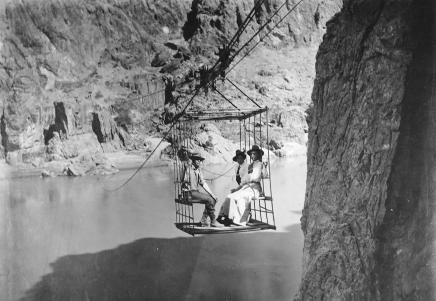 Rusts gefährliche Seilbahn über den Colorado River, um 1908. Foto: Kolb-Brüder. Grand Canyon National Park